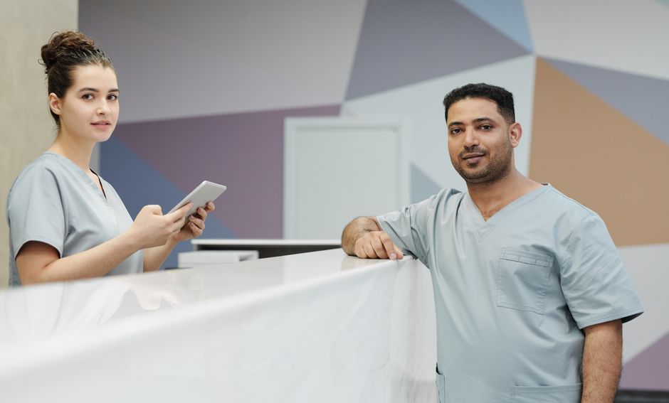 Modular Nurse Station Counter Design: Specs for Clinical Workflow