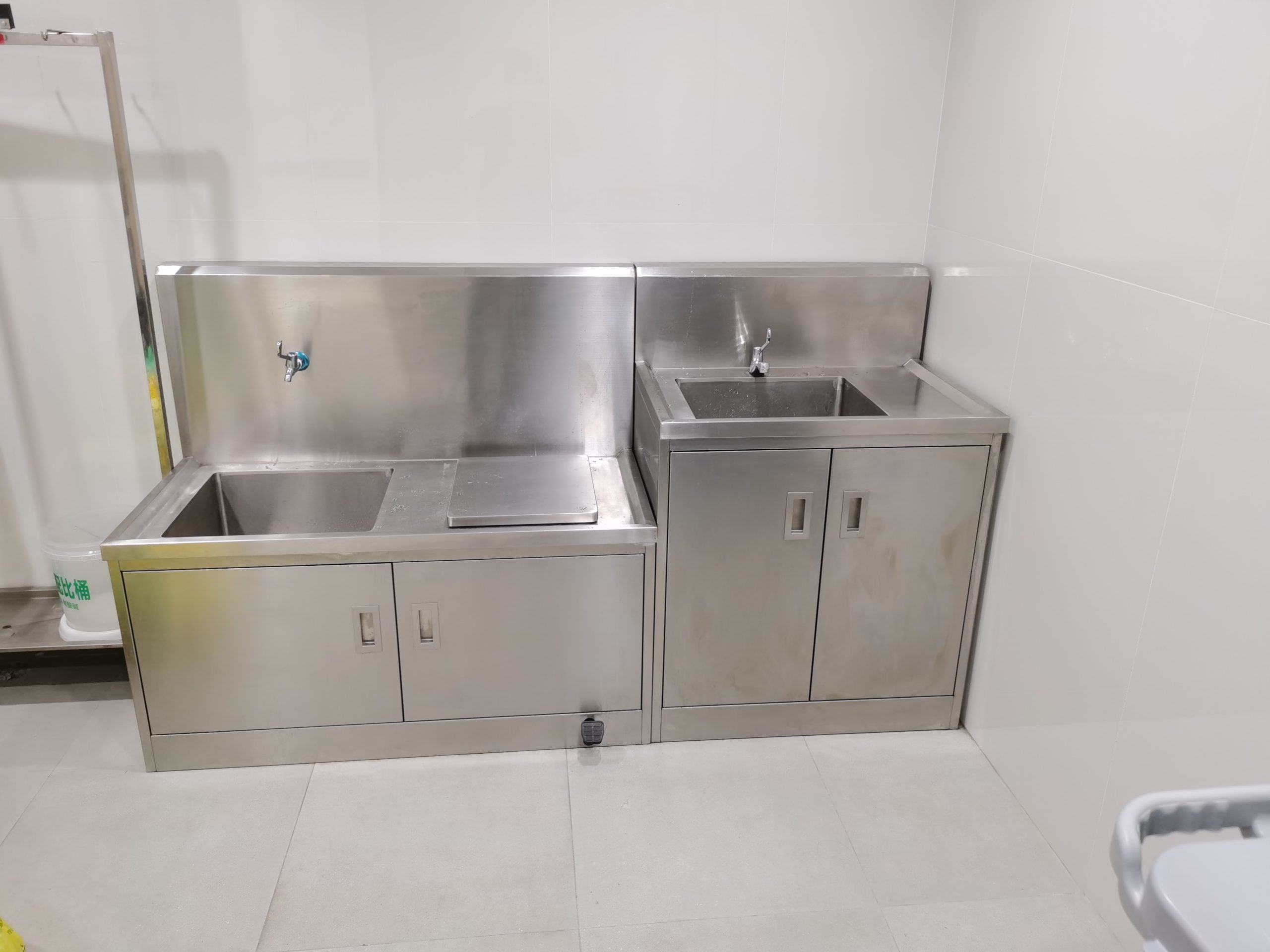 Nantong First People's Hospital — Integrated Medical Furniture Project
