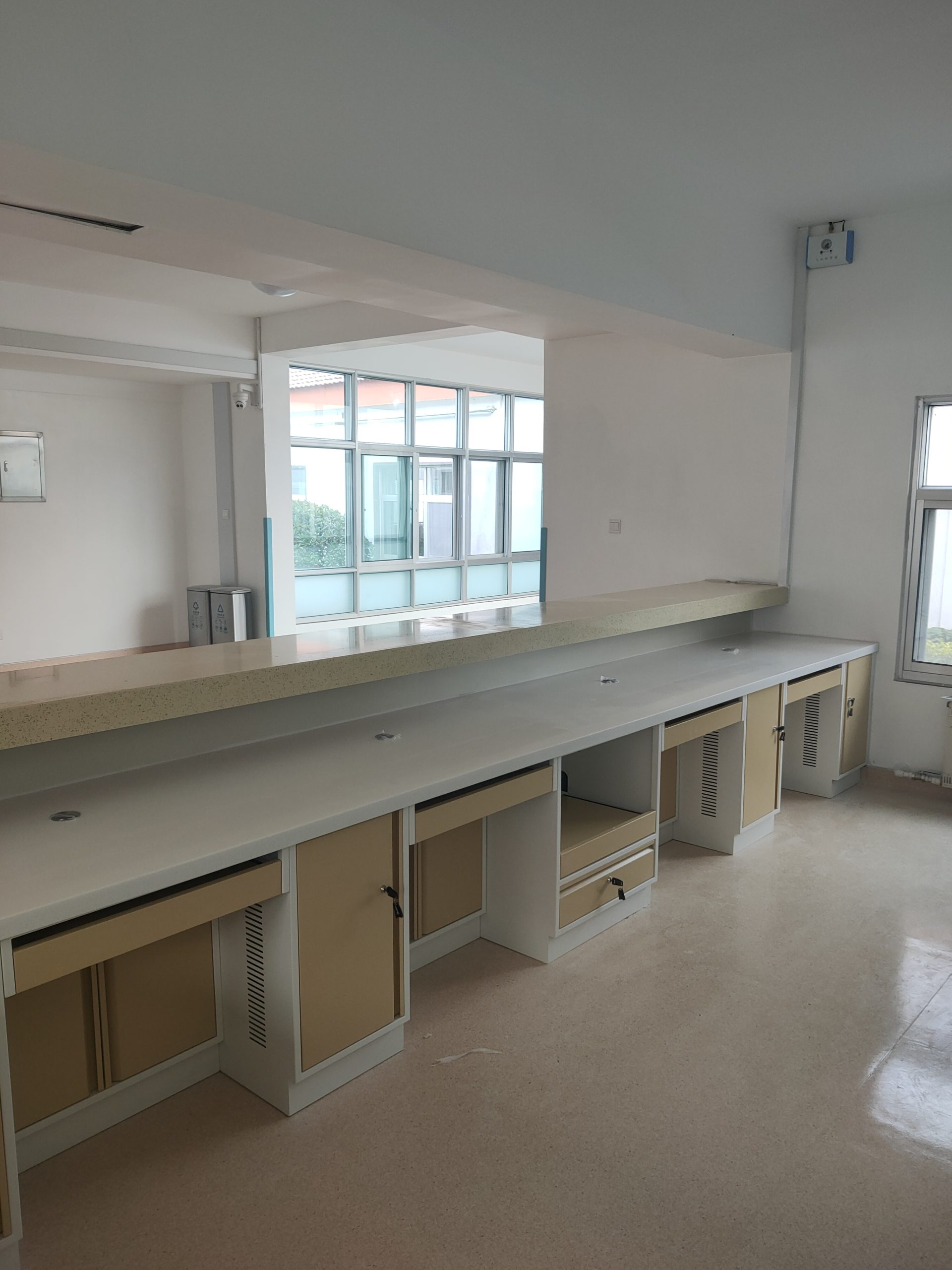Linyi Jinluo Hospital — Comprehensive Medical Furniture Fit-Out