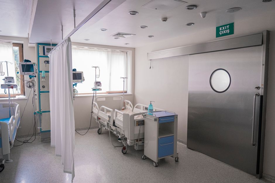 Children's medical bed IEC 80601-2-89 compliance inspection measuring side rail gaps
